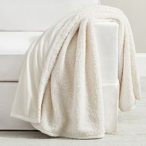 Cozy Teddy Faux fur throw
